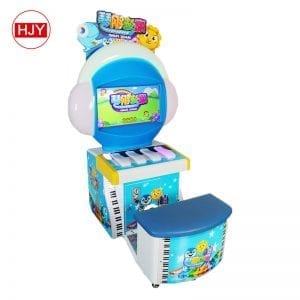 Children play piano games